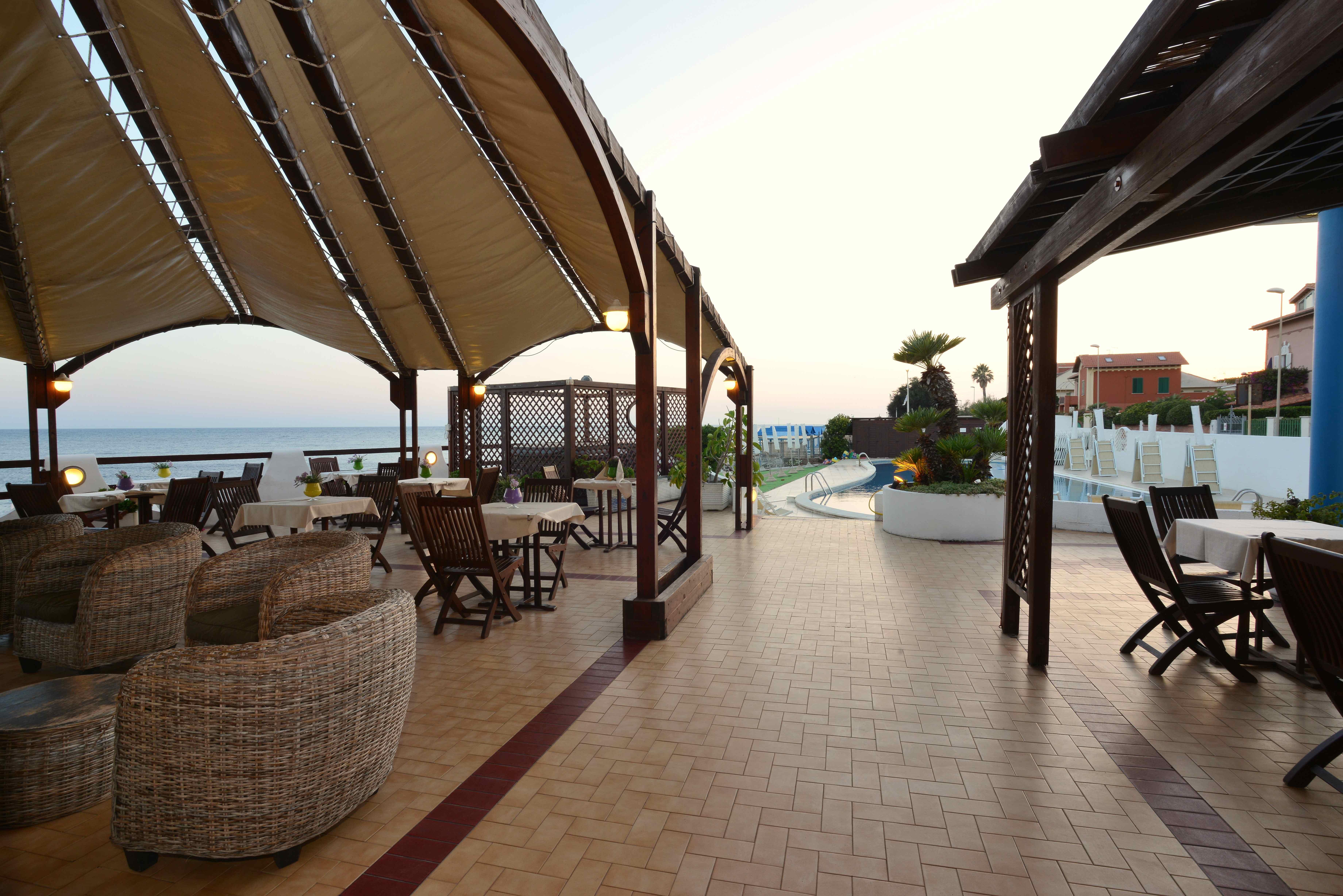 Hotel Cavalluccio Marino Santa Marinella Exterior photo