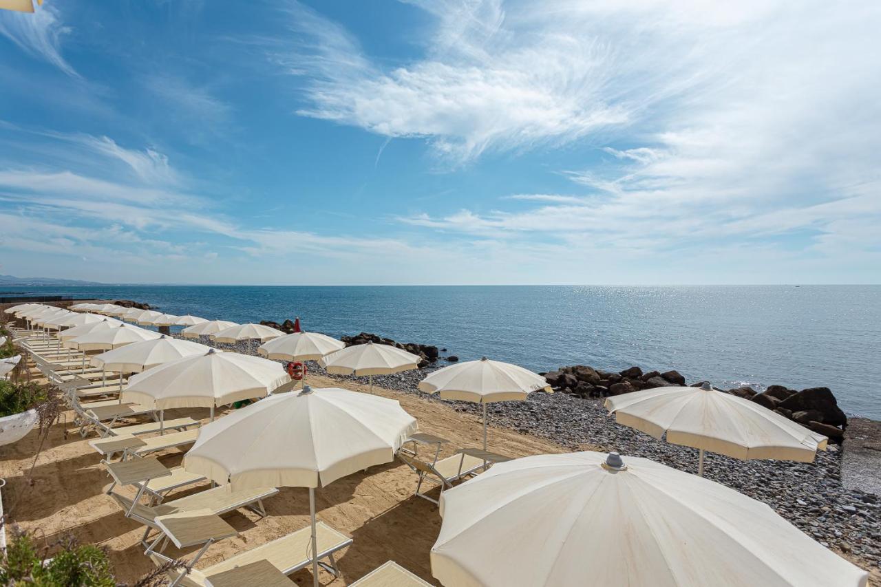 Hotel Cavalluccio Marino Santa Marinella Exterior photo