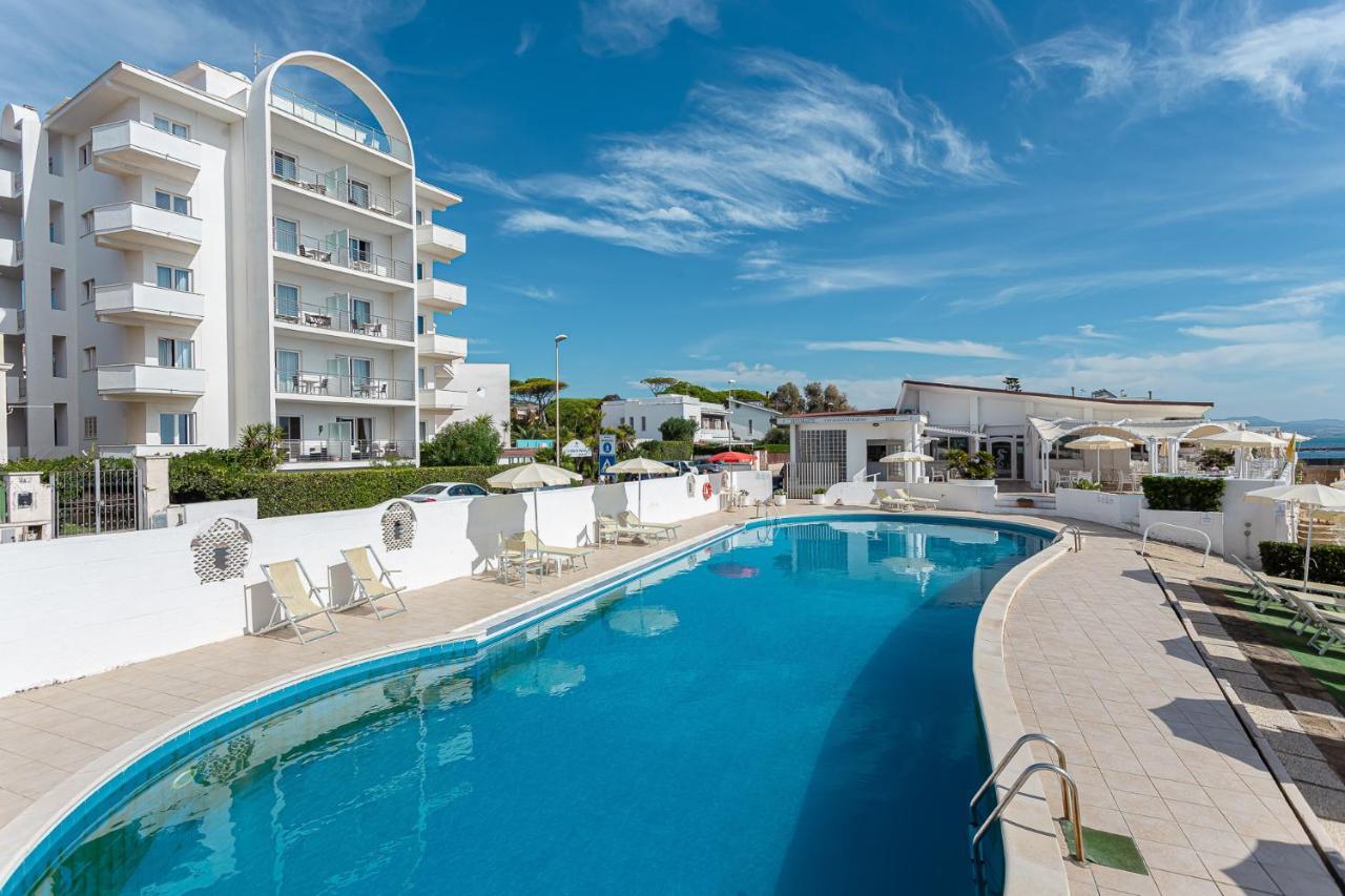 Hotel Cavalluccio Marino Santa Marinella Exterior photo